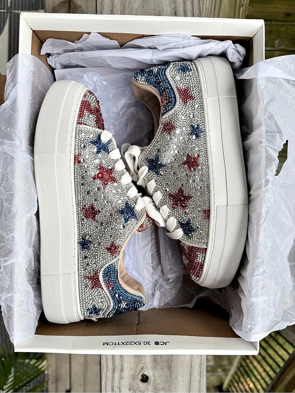 Betsy Johnson
Rhinestone Star Sneakers in Silver & Red US 6.5M Like New